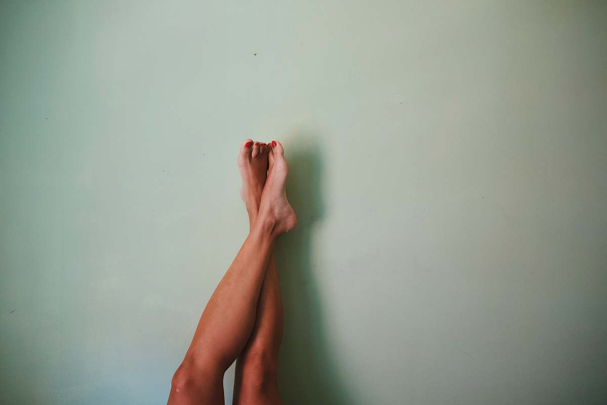 harlem person leg on wall new york